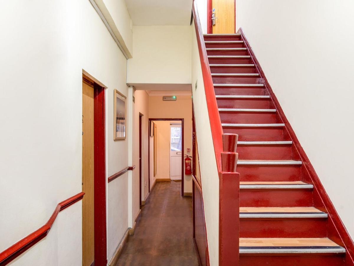 Lovely Studio In London With Patio Bagian luar foto